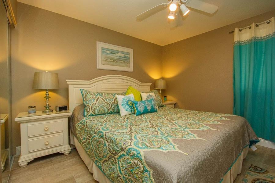 Popular attractions Area Nearby Property